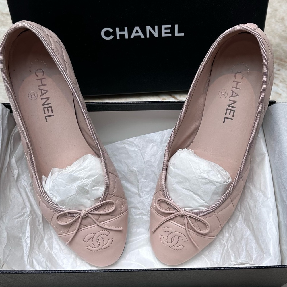 CHANEL Ballet flats Sz.39 Beige/Blush w/Box, shoe bags, docs.